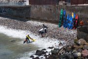 Детские уроки сёрфинга в столице Перу