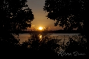 Встретить закат на берегу реки Амазонки в тишине безмолвной медитации